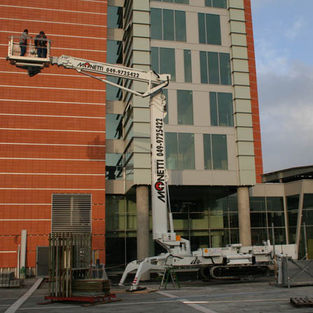 Noleggio piattaforme aeree semovente mt 50