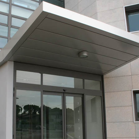 Rivestimento a doghe in alluminio